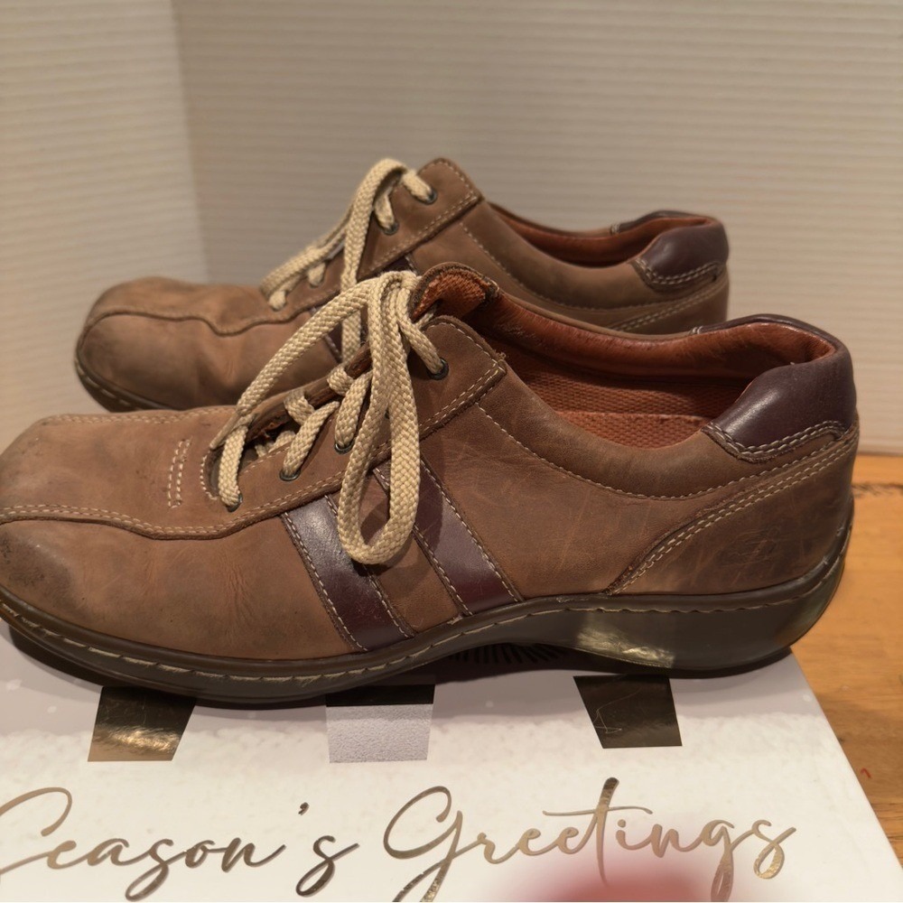 Vtgv90's Skechers Brown Leather Oxfords Sz